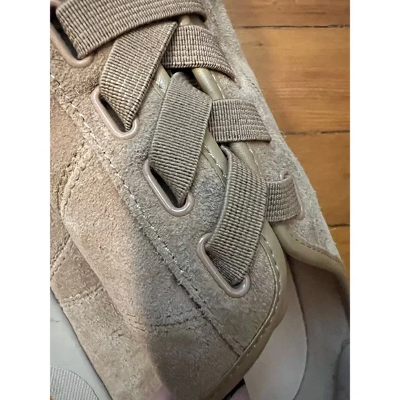 Vionic Sunny Jean Tan Suede Sneaker, size 6 - Picture 5 of 6